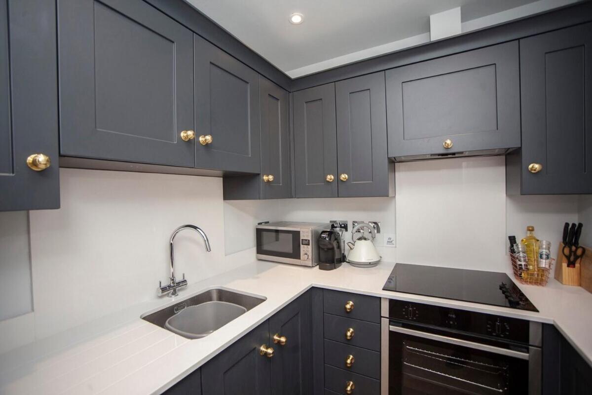 Stylish City Centre Apartment - Μπαθ Εξωτερικό φωτογραφία
