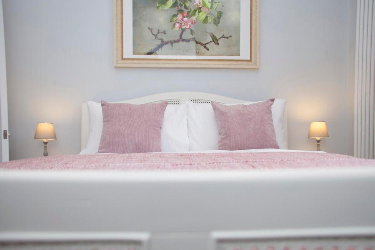 Stylish City Centre Apartment - Μπαθ Εξωτερικό φωτογραφία