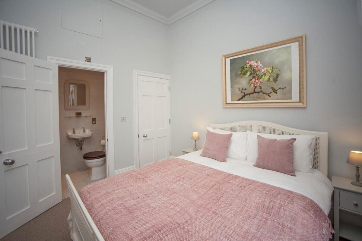 Stylish City Centre Apartment - Μπαθ Εξωτερικό φωτογραφία